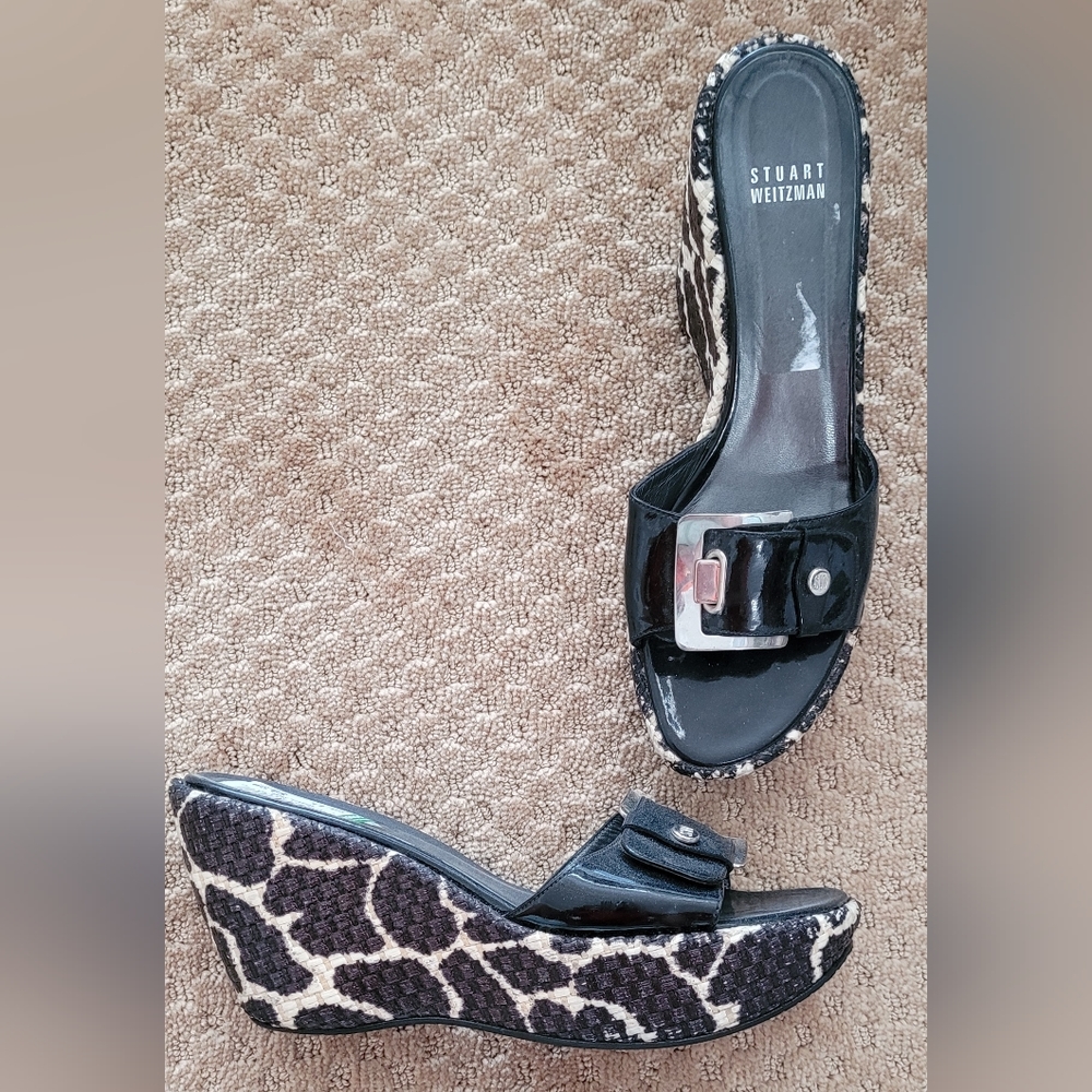 Stuart Weizmann size 8.5 giraffe print wedges euc